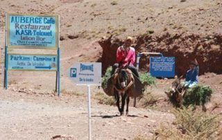 Hombre en burro en Telouet
