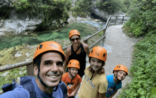 Cascos en la Garganta Vintgar