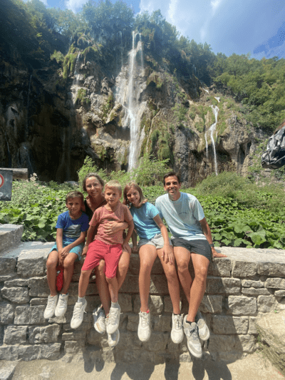 Nosotros en la Gran Cascada de los lagos Plitvice