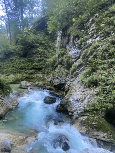 Espectacular paisaje en la Garganta de Vintgar