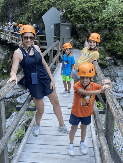 Puente de madera en Garganta Vintgar