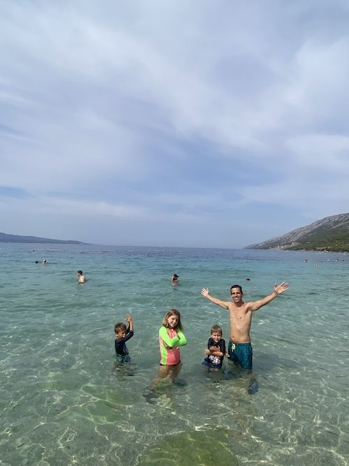 Disfrutando en Zlatni Rat