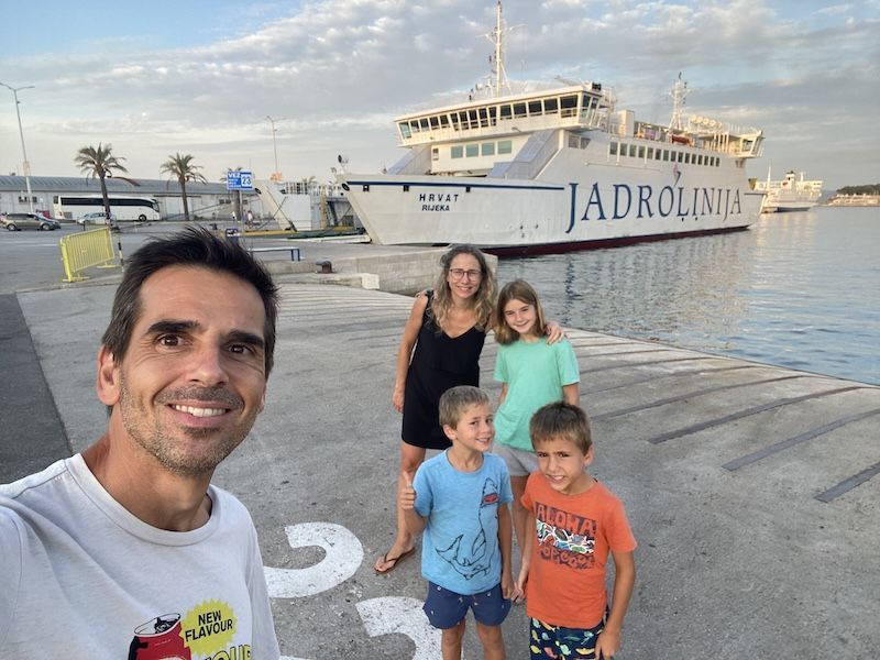 Ferry a la isla de Brac